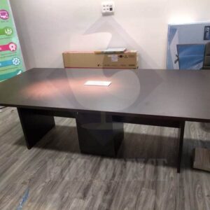 שולחן ישיבות ארגז תחתון רגל T