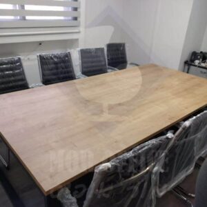 שולחן ישיבות רגלי חלון