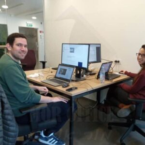 פרוייקט שולחנות עבודה ל4 אנשים